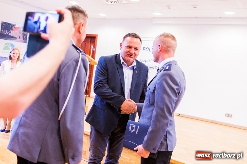 Zdjęcie w galerii na portalu naszraciborz.pl: Awanse i toyoty, czyli Święto Policji w Raciborzu FOTO i WIDEO wiadomości z regionu