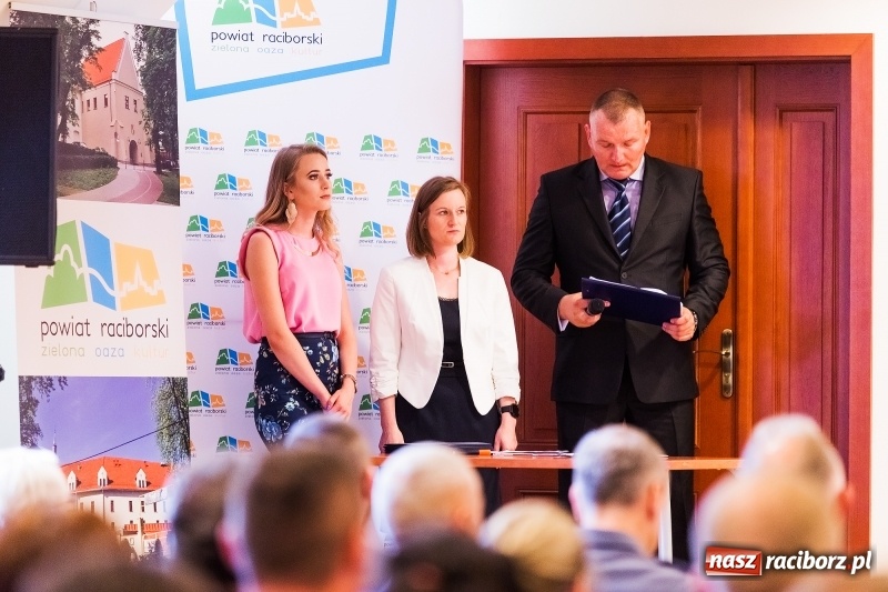 Zdjęcie w galerii na portalu naszraciborz.pl: Awanse i toyoty, czyli Święto Policji w Raciborzu FOTO i WIDEO wiadomości z regionu