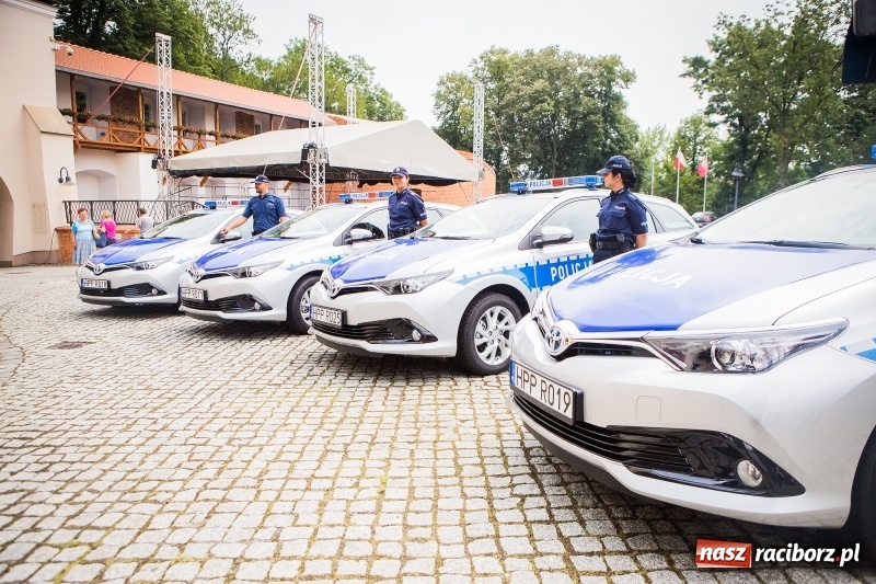 Zdjęcie w galerii na portalu naszraciborz.pl: Awanse i toyoty, czyli Święto Policji w Raciborzu FOTO i WIDEO wiadomości z regionu