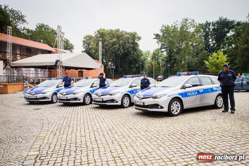 Zdjęcie w galerii na portalu naszraciborz.pl: Awanse i toyoty, czyli Święto Policji w Raciborzu FOTO i WIDEO wiadomości z regionu