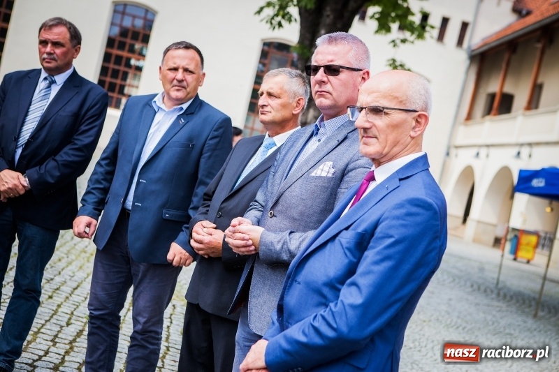 Zdjęcie w galerii na portalu naszraciborz.pl: Awanse i toyoty, czyli Święto Policji w Raciborzu FOTO i WIDEO wiadomości z regionu