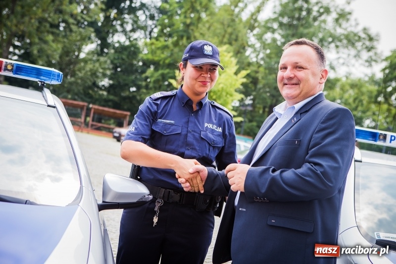 Zdjęcie w galerii na portalu naszraciborz.pl: Awanse i toyoty, czyli Święto Policji w Raciborzu FOTO i WIDEO wiadomości z regionu