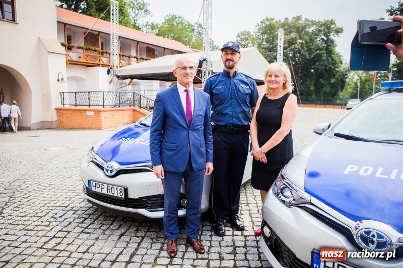 Zdjęcie w galerii na portalu naszraciborz.pl: Awanse i toyoty, czyli Święto Policji w Raciborzu FOTO i WIDEO wiadomości z regionu