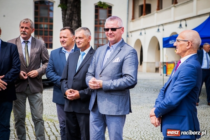 Zdjęcie w galerii na portalu naszraciborz.pl: Awanse i toyoty, czyli Święto Policji w Raciborzu FOTO i WIDEO wiadomości z regionu