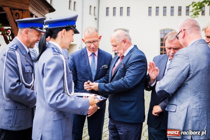 Zdjęcie w galerii na portalu naszraciborz.pl: Awanse i toyoty, czyli Święto Policji w Raciborzu FOTO i WIDEO wiadomości z regionu