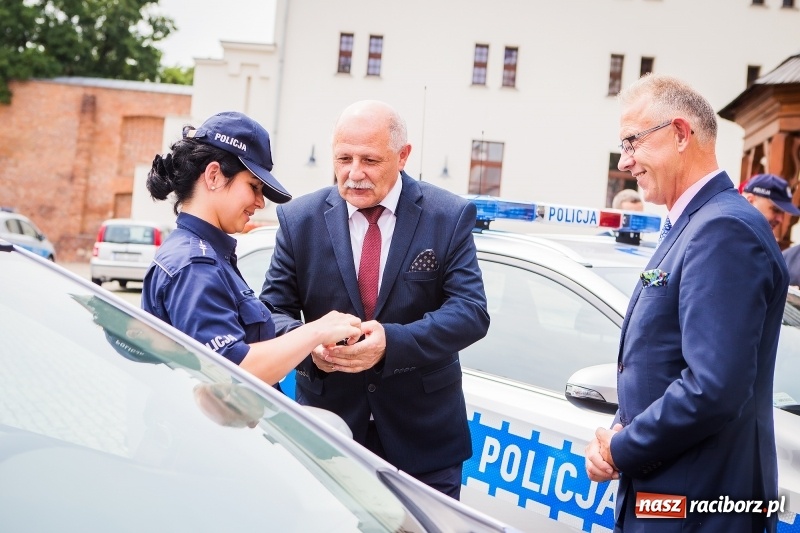 Zdjęcie w galerii na portalu naszraciborz.pl: Awanse i toyoty, czyli Święto Policji w Raciborzu FOTO i WIDEO wiadomości z regionu