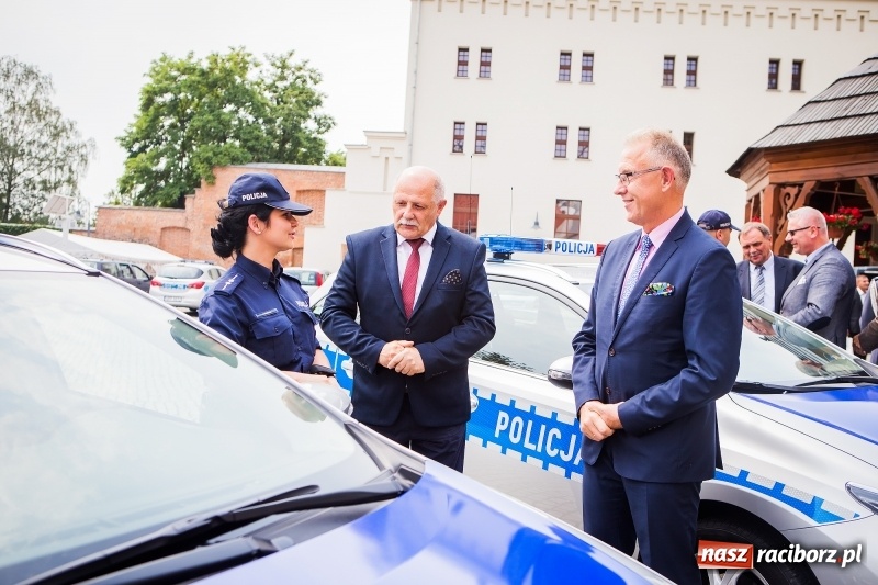 Zdjęcie w galerii na portalu naszraciborz.pl: Awanse i toyoty, czyli Święto Policji w Raciborzu FOTO i WIDEO wiadomości z regionu