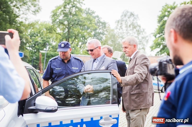 Zdjęcie w galerii na portalu naszraciborz.pl: Awanse i toyoty, czyli Święto Policji w Raciborzu FOTO i WIDEO wiadomości z regionu