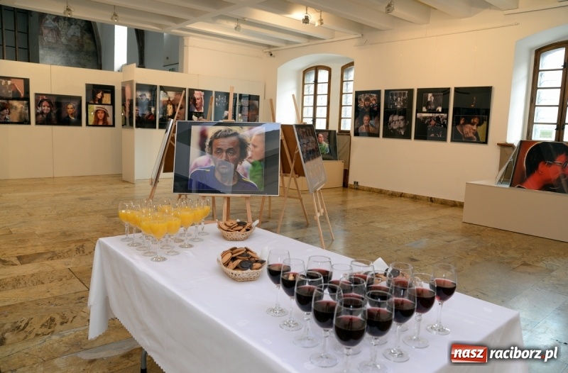 Zdjęcie w galerii na portalu naszraciborz.pl: Portret współczesny. Fotokompozycje - nowa wystawa Bolesława Stachowa w Muzeum wiadomości z regionu