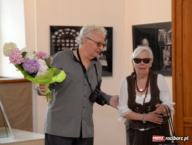 Zdjęcie w galerii na portalu naszraciborz.pl: Portret współczesny. Fotokompozycje - nowa wystawa Bolesława Stachowa w Muzeum wiadomości z regionu