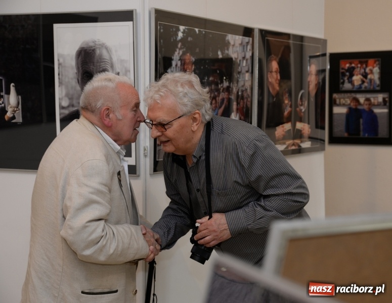 Zdjęcie w galerii na portalu naszraciborz.pl: Portret współczesny. Fotokompozycje - nowa wystawa Bolesława Stachowa w Muzeum wiadomości z regionu