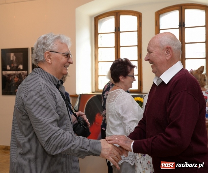 Zdjęcie w galerii na portalu naszraciborz.pl: Portret współczesny. Fotokompozycje - nowa wystawa Bolesława Stachowa w Muzeum wiadomości z regionu