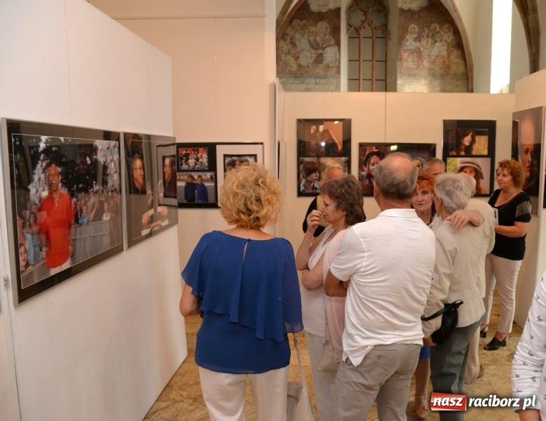 Zdjęcie w galerii na portalu naszraciborz.pl: Portret współczesny. Fotokompozycje - nowa wystawa Bolesława Stachowa w Muzeum wiadomości z regionu