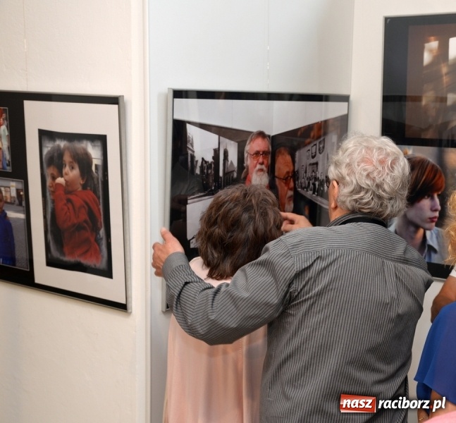 Zdjęcie w galerii na portalu naszraciborz.pl: Portret współczesny. Fotokompozycje - nowa wystawa Bolesława Stachowa w Muzeum wiadomości z regionu