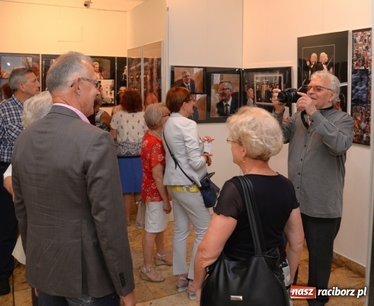 Zdjęcie w galerii na portalu naszraciborz.pl: Portret współczesny. Fotokompozycje - nowa wystawa Bolesława Stachowa w Muzeum wiadomości z regionu