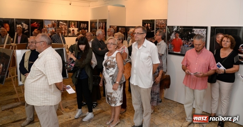 Zdjęcie w galerii na portalu naszraciborz.pl: Portret współczesny. Fotokompozycje - nowa wystawa Bolesława Stachowa w Muzeum wiadomości z regionu