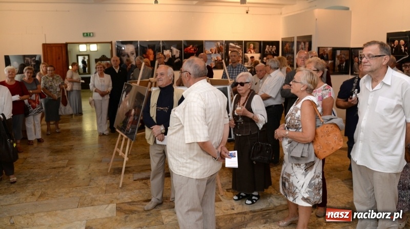 Zdjęcie w galerii na portalu naszraciborz.pl: Portret współczesny. Fotokompozycje - nowa wystawa Bolesława Stachowa w Muzeum wiadomości z regionu