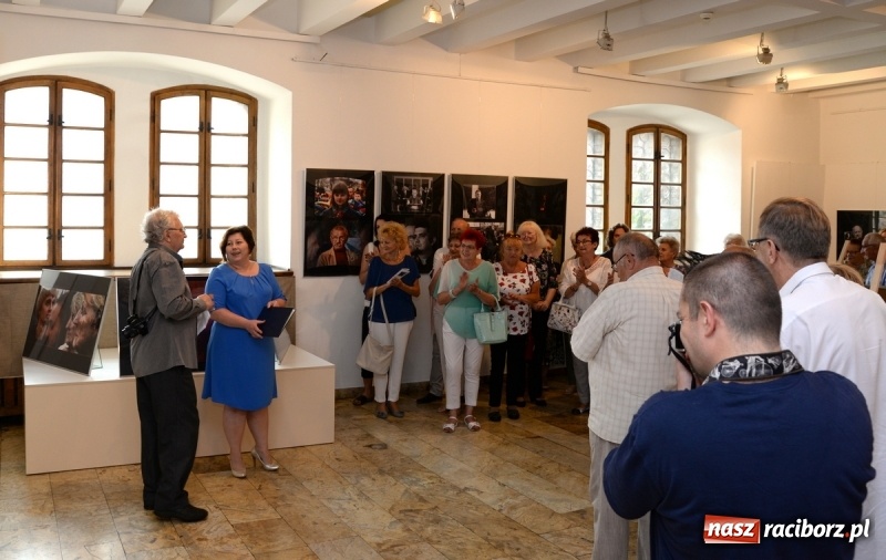 Zdjęcie w galerii na portalu naszraciborz.pl: Portret współczesny. Fotokompozycje - nowa wystawa Bolesława Stachowa w Muzeum wiadomości z regionu