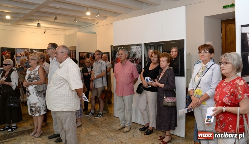 Zdjęcie w galerii na portalu naszraciborz.pl: Portret współczesny. Fotokompozycje - nowa wystawa Bolesława Stachowa w Muzeum wiadomości z regionu