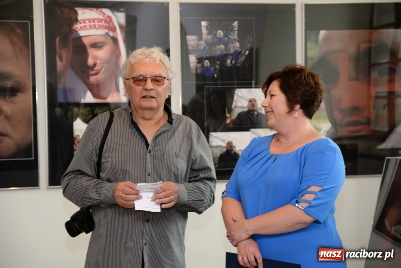 Zdjęcie w galerii na portalu naszraciborz.pl: Portret współczesny. Fotokompozycje - nowa wystawa Bolesława Stachowa w Muzeum wiadomości z regionu