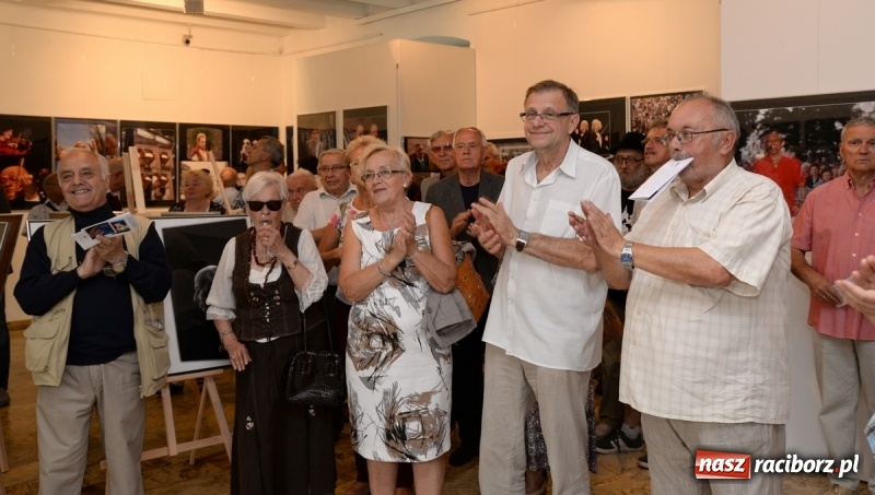 Zdjęcie w galerii na portalu naszraciborz.pl: Portret współczesny. Fotokompozycje - nowa wystawa Bolesława Stachowa w Muzeum wiadomości z regionu