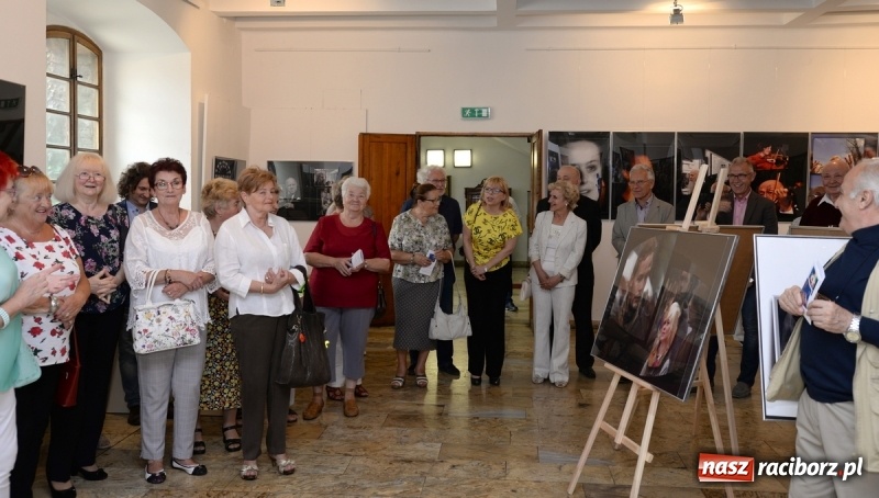 Zdjęcie w galerii na portalu naszraciborz.pl: Portret współczesny. Fotokompozycje - nowa wystawa Bolesława Stachowa w Muzeum wiadomości z regionu