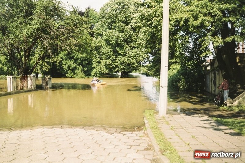 Zdjęcie w galerii na portalu naszraciborz.pl: Niepublikowane zdjęcia z powodzi w 1997 roku wiadomości z regionu