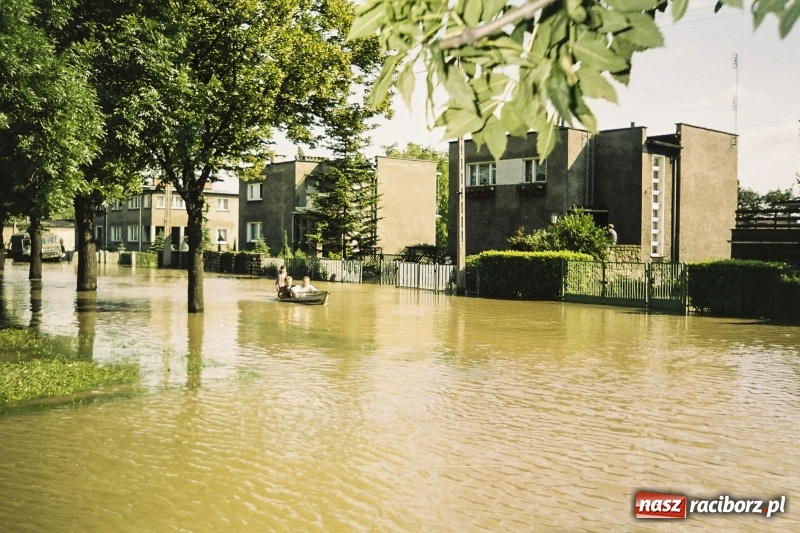 Zdjęcie w galerii na portalu naszraciborz.pl: Niepublikowane zdjęcia z powodzi w 1997 roku wiadomości z regionu