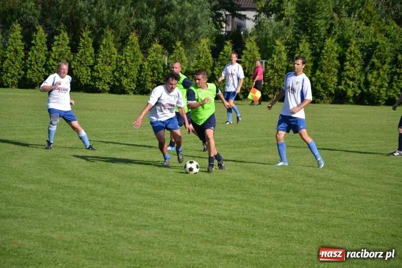 Zdjęcie w galerii na portalu naszraciborz.pl: Odlboje walczyli na murawie w Chałupkach  wiadomości z regionu