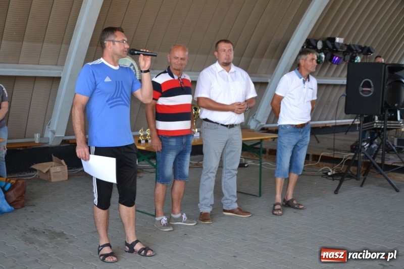 Zdjęcie w galerii na portalu naszraciborz.pl: Odlboje walczyli na murawie w Chałupkach  wiadomości z regionu