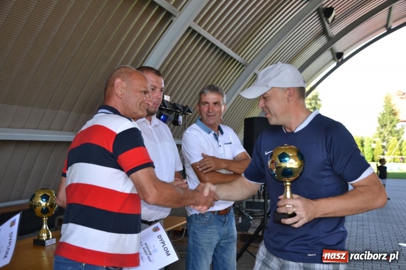 Zdjęcie w galerii na portalu naszraciborz.pl: Odlboje walczyli na murawie w Chałupkach  wiadomości z regionu