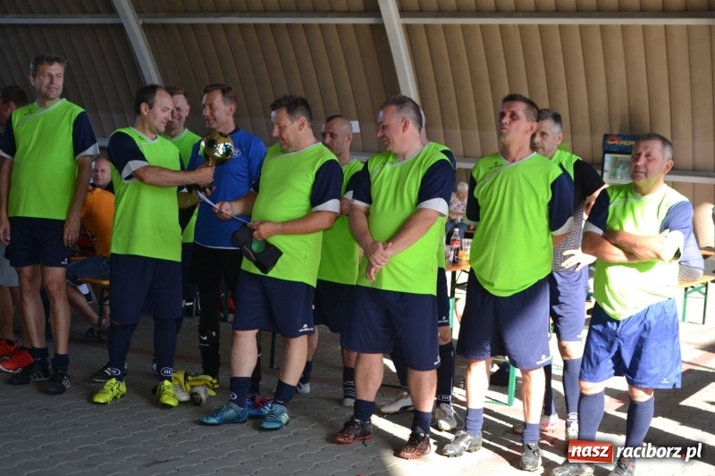 Zdjęcie w galerii na portalu naszraciborz.pl: Odlboje walczyli na murawie w Chałupkach  wiadomości z regionu