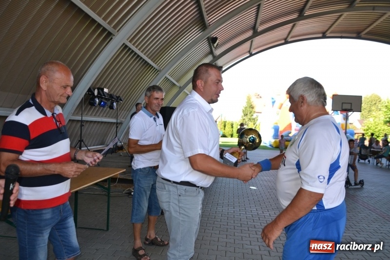 Zdjęcie w galerii na portalu naszraciborz.pl: Odlboje walczyli na murawie w Chałupkach  wiadomości z regionu