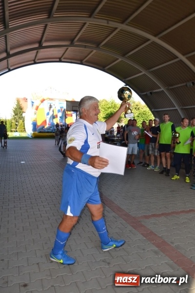 Zdjęcie w galerii na portalu naszraciborz.pl: Odlboje walczyli na murawie w Chałupkach  wiadomości z regionu