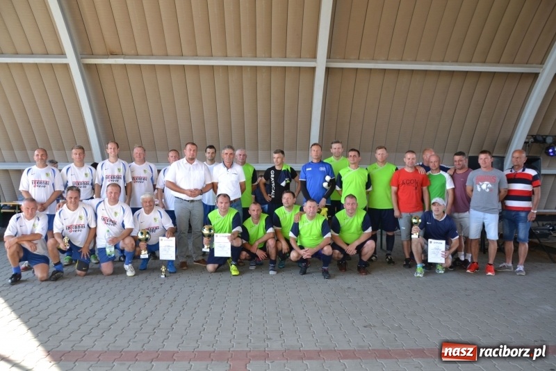 Zdjęcie w galerii na portalu naszraciborz.pl: Odlboje walczyli na murawie w Chałupkach  wiadomości z regionu