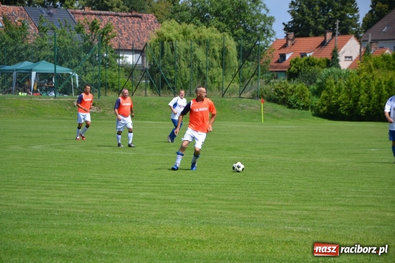 Zdjęcie w galerii na portalu naszraciborz.pl: Odlboje walczyli na murawie w Chałupkach  wiadomości z regionu