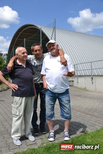 Zdjęcie w galerii na portalu naszraciborz.pl: Odlboje walczyli na murawie w Chałupkach  wiadomości z regionu