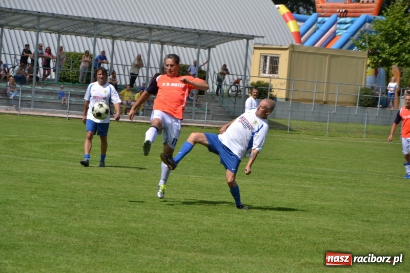 Zdjęcie w galerii na portalu naszraciborz.pl: Odlboje walczyli na murawie w Chałupkach  wiadomości z regionu