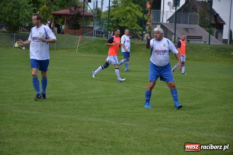 Zdjęcie w galerii na portalu naszraciborz.pl: Odlboje walczyli na murawie w Chałupkach  wiadomości z regionu