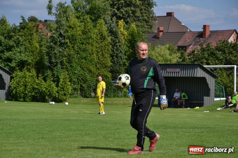Zdjęcie w galerii na portalu naszraciborz.pl: Odlboje walczyli na murawie w Chałupkach  wiadomości z regionu