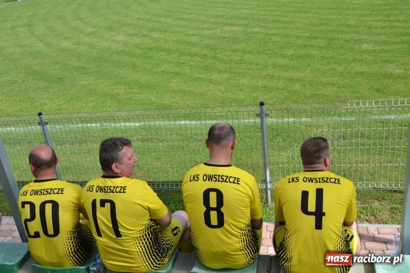 Zdjęcie w galerii na portalu naszraciborz.pl: Odlboje walczyli na murawie w Chałupkach  wiadomości z regionu