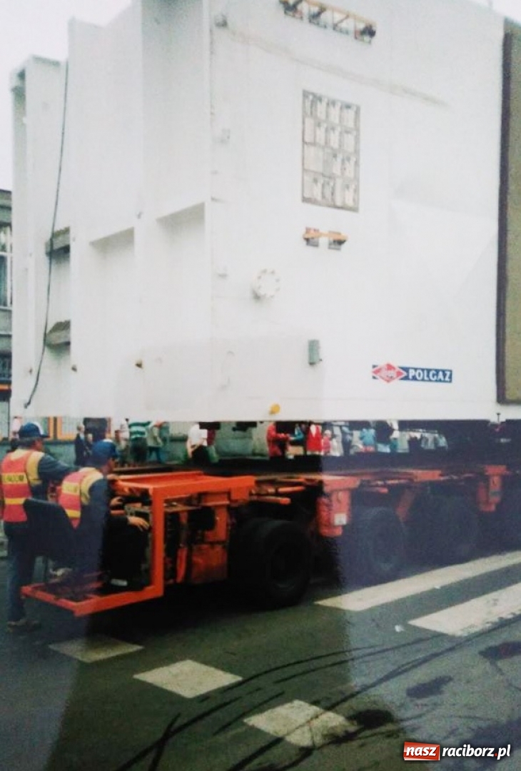 Zdjęcie w galerii na portalu naszraciborz.pl: To zdarzyło się 23 lata temu. Wielki transport przez Racibórz  wiadomości z regionu