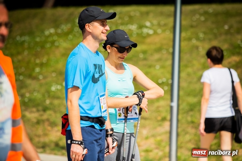 Zdjęcie w galerii na portalu naszraciborz.pl: Nordic Walking koroną wałów w Raciborzu wiadomości z regionu