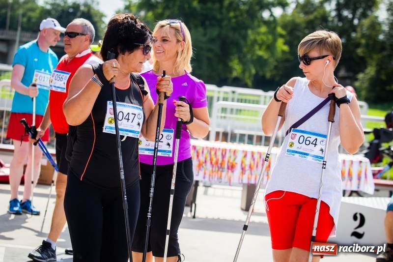 Zdjęcie w galerii na portalu naszraciborz.pl: Nordic Walking koroną wałów w Raciborzu wiadomości z regionu