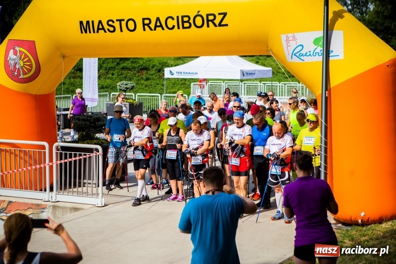 Zdjęcie w galerii na portalu naszraciborz.pl: Nordic Walking koroną wałów w Raciborzu wiadomości z regionu
