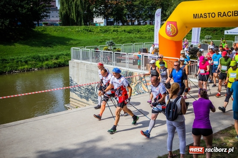 Zdjęcie w galerii na portalu naszraciborz.pl: Nordic Walking koroną wałów w Raciborzu wiadomości z regionu