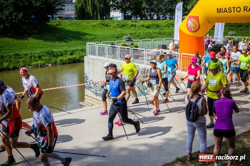 Zdjęcie w galerii na portalu naszraciborz.pl: Nordic Walking koroną wałów w Raciborzu wiadomości z regionu