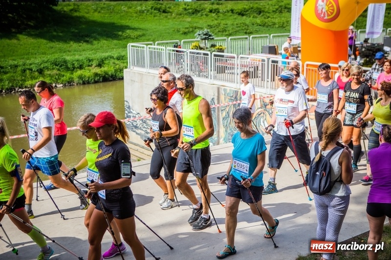 Zdjęcie w galerii na portalu naszraciborz.pl: Nordic Walking koroną wałów w Raciborzu wiadomości z regionu