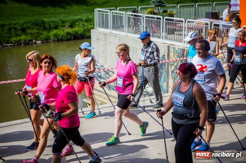 Zdjęcie w galerii na portalu naszraciborz.pl: Nordic Walking koroną wałów w Raciborzu wiadomości z regionu