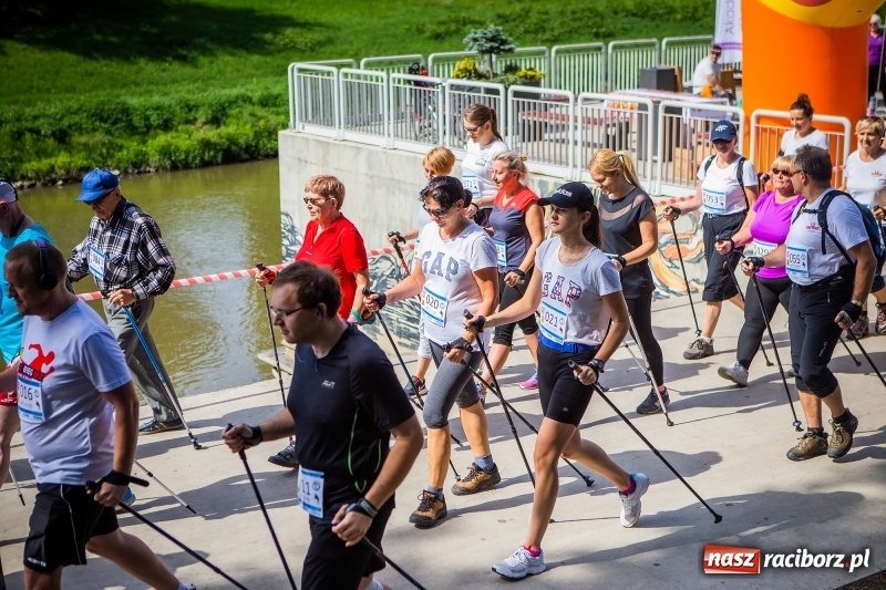 Zdjęcie w galerii na portalu naszraciborz.pl: Nordic Walking koroną wałów w Raciborzu wiadomości z regionu